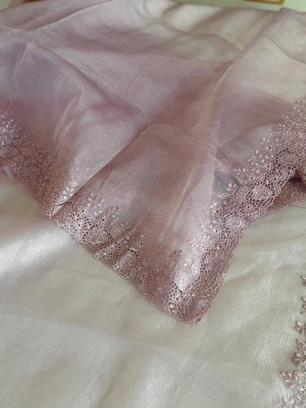 Crushed tissue saree/ CW066
