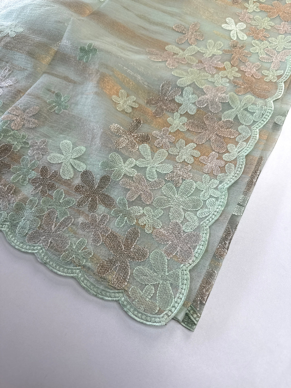 Foil textured crushed Organza/W767