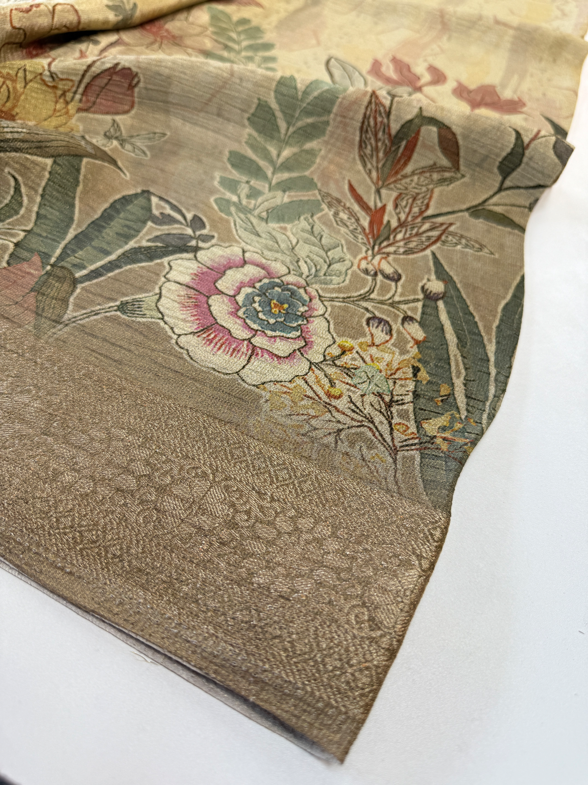 Crushed Tissue Saree/ 183A