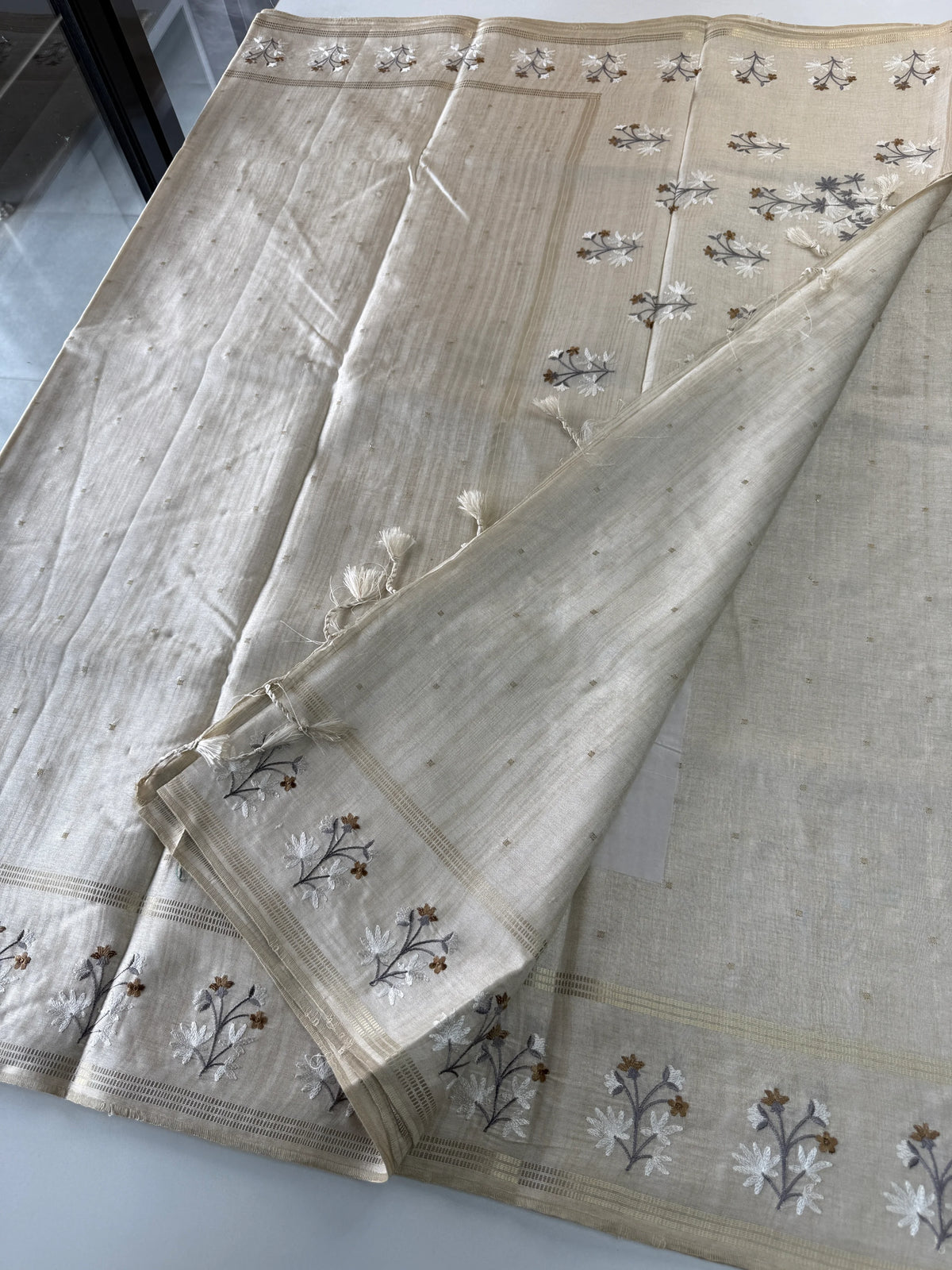 Soft semi Tussar saree / FN456