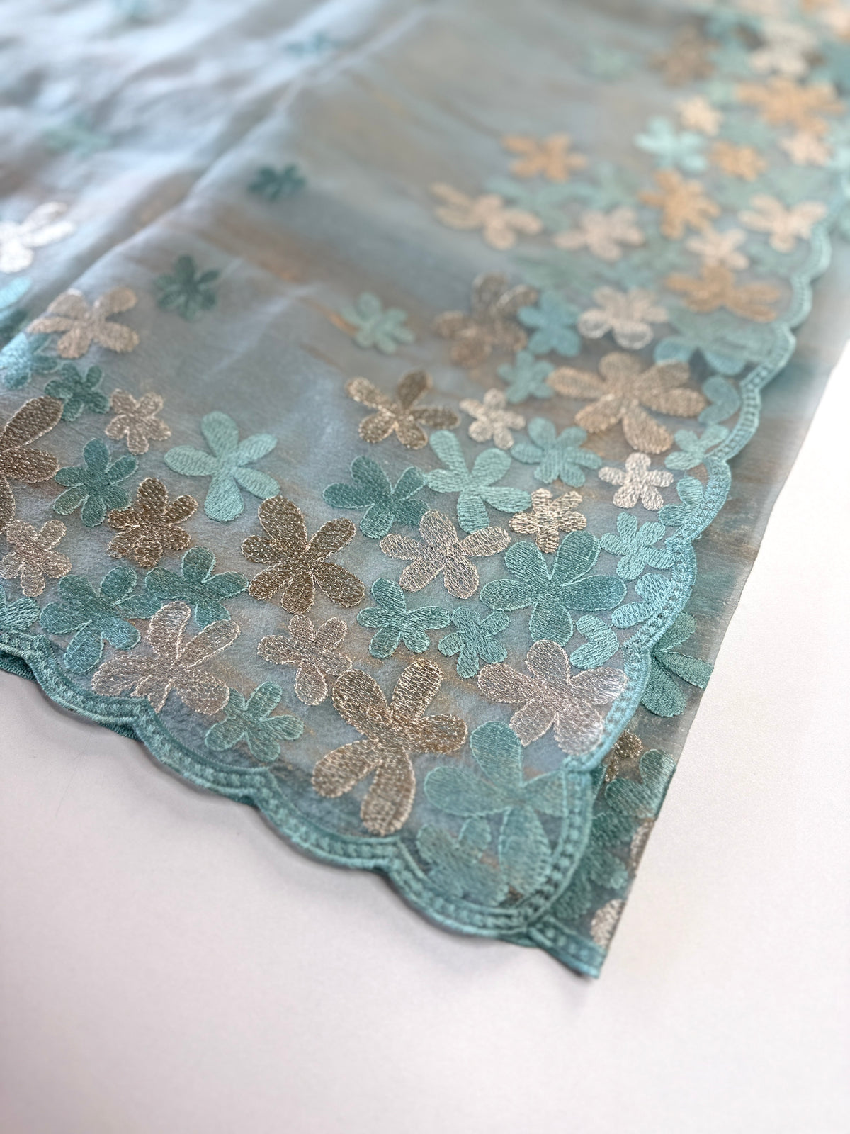 Foil textured crushed Organza/W767