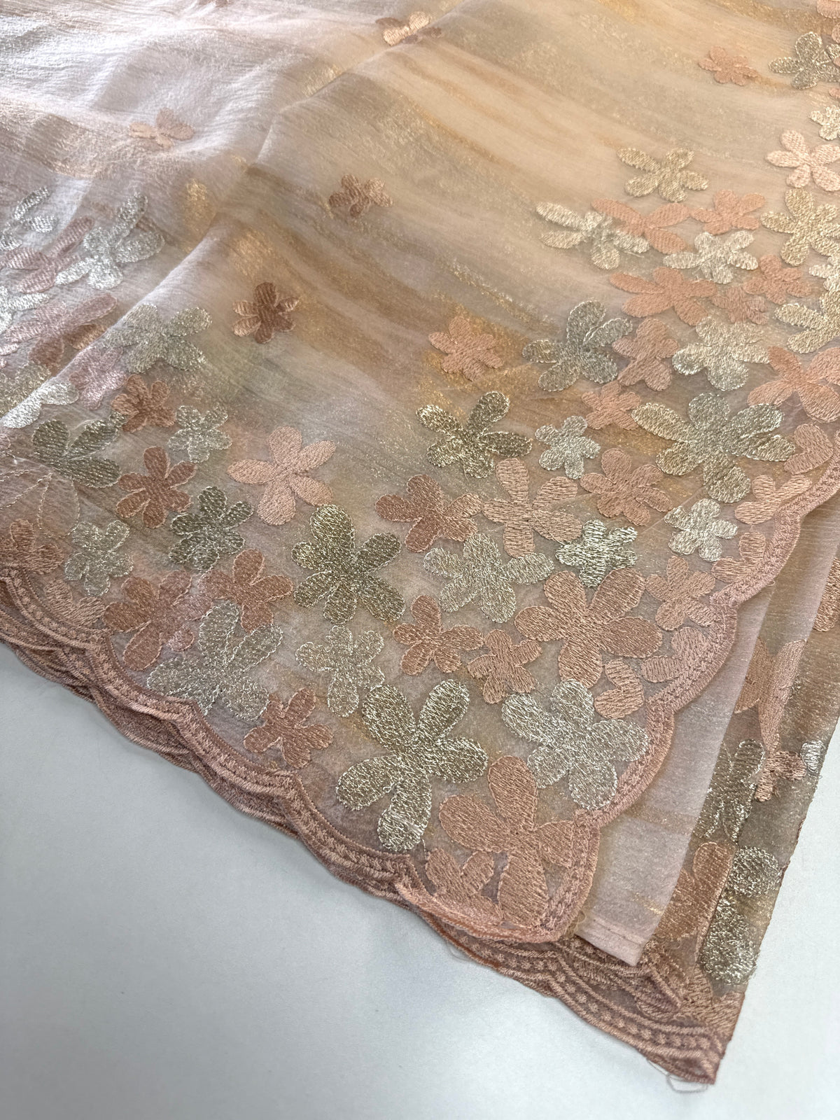 Foil textured crushed Organza/W767