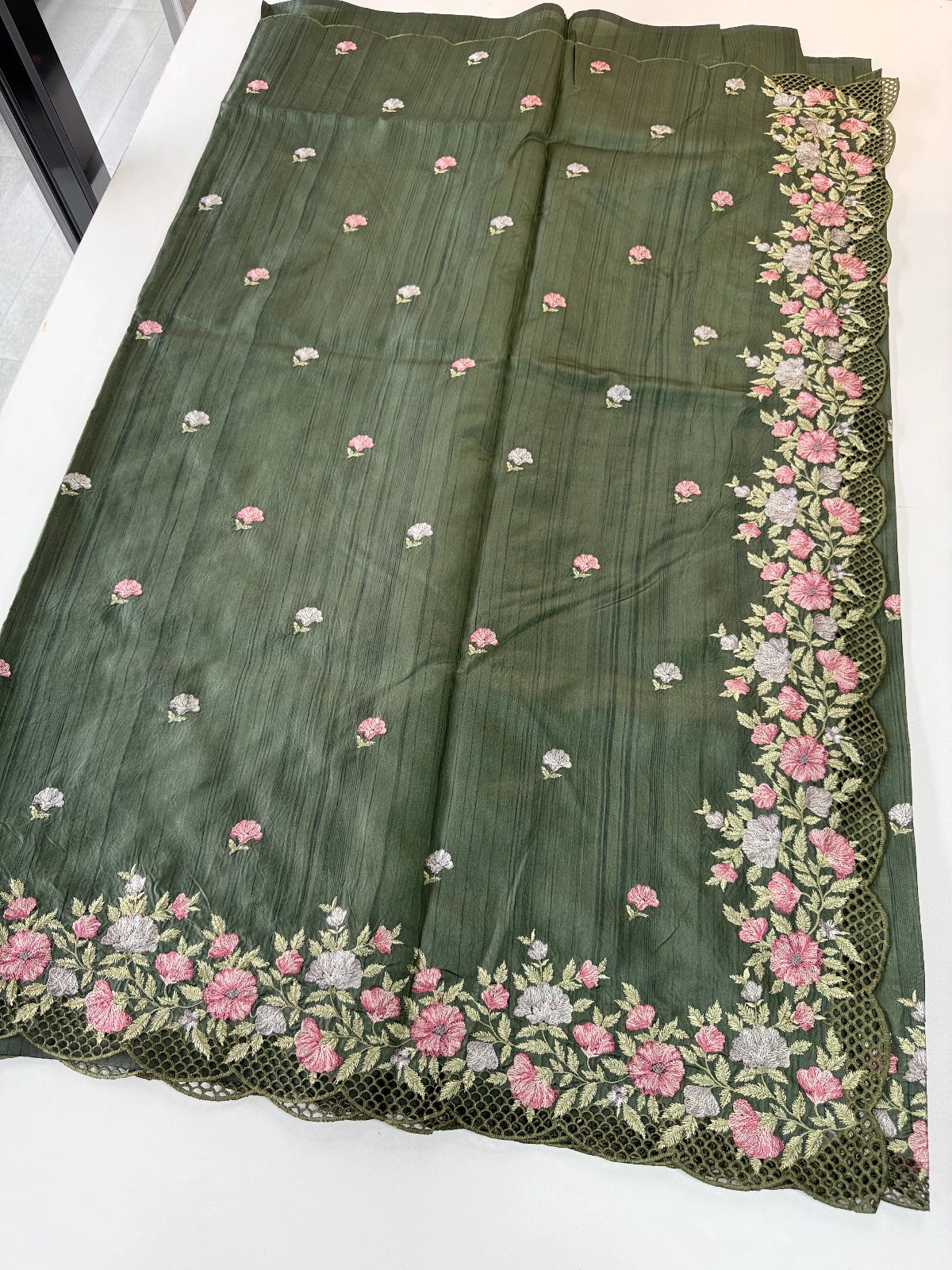 Semi Silk Saree / MB984
