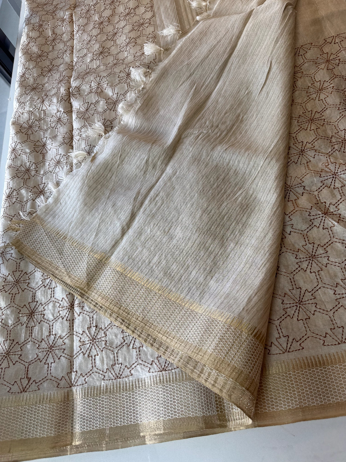 Semi Tussar / K8016