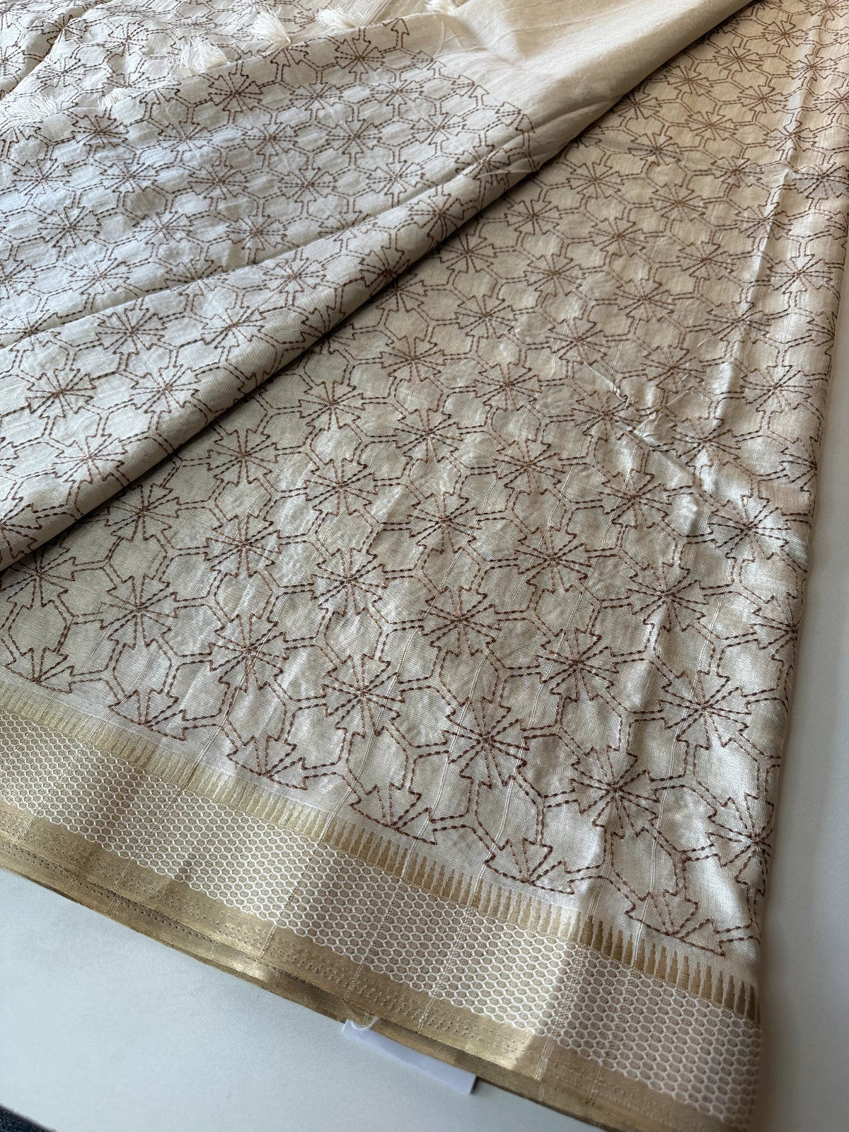 Semi Tussar / K8016