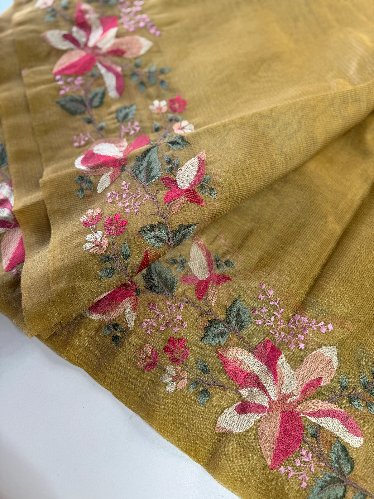 Crushed soft tissue Saree/ SR1397
