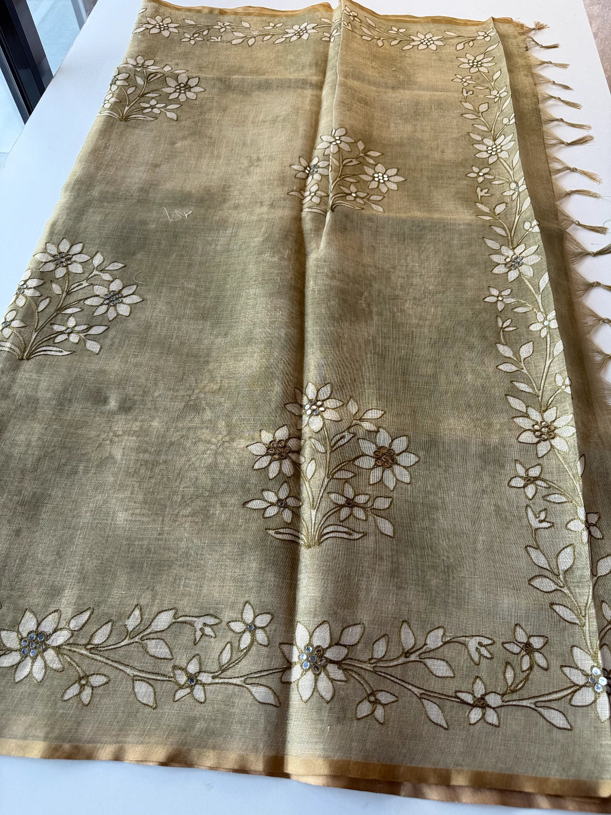 Tissue Linen Blend / 573B