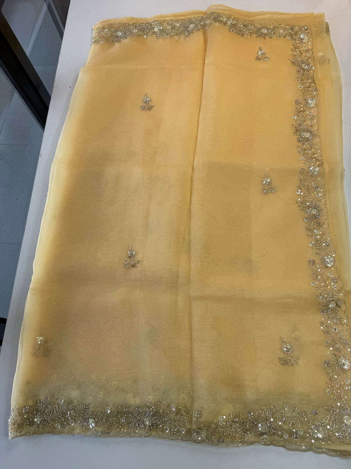 Crushed Tissue / HW129