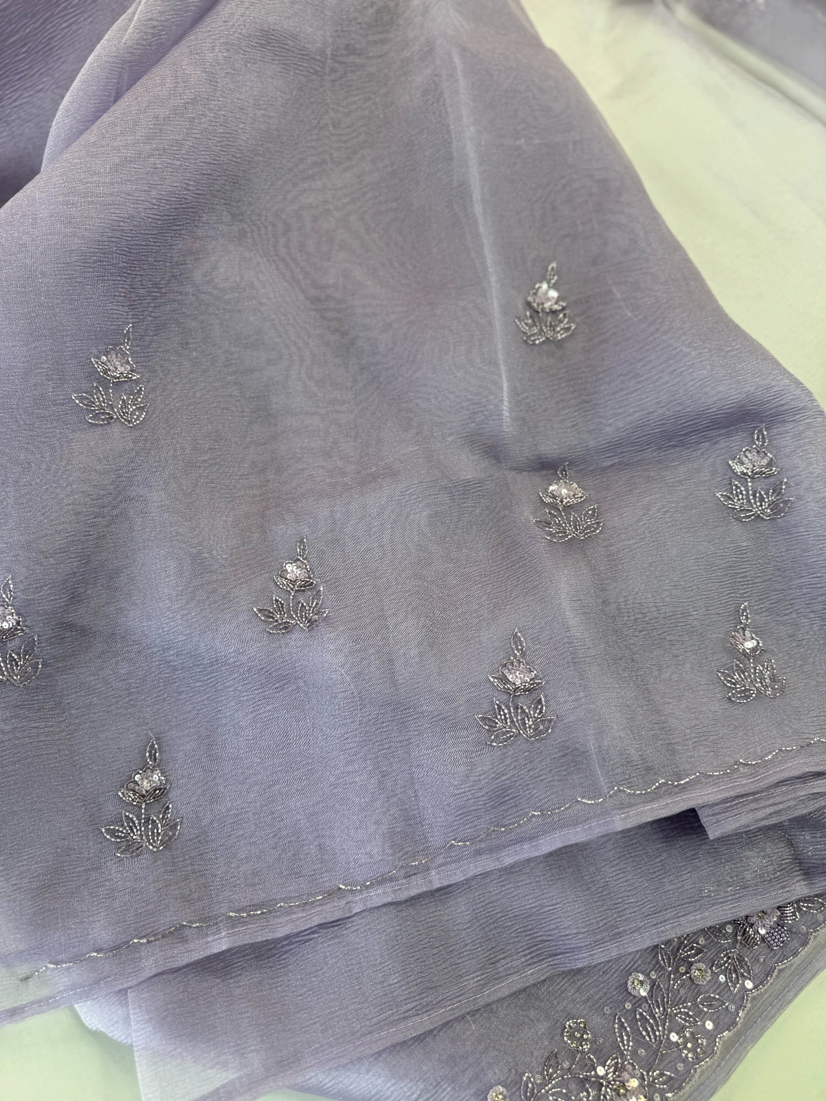 Crushed Tissue / HW129