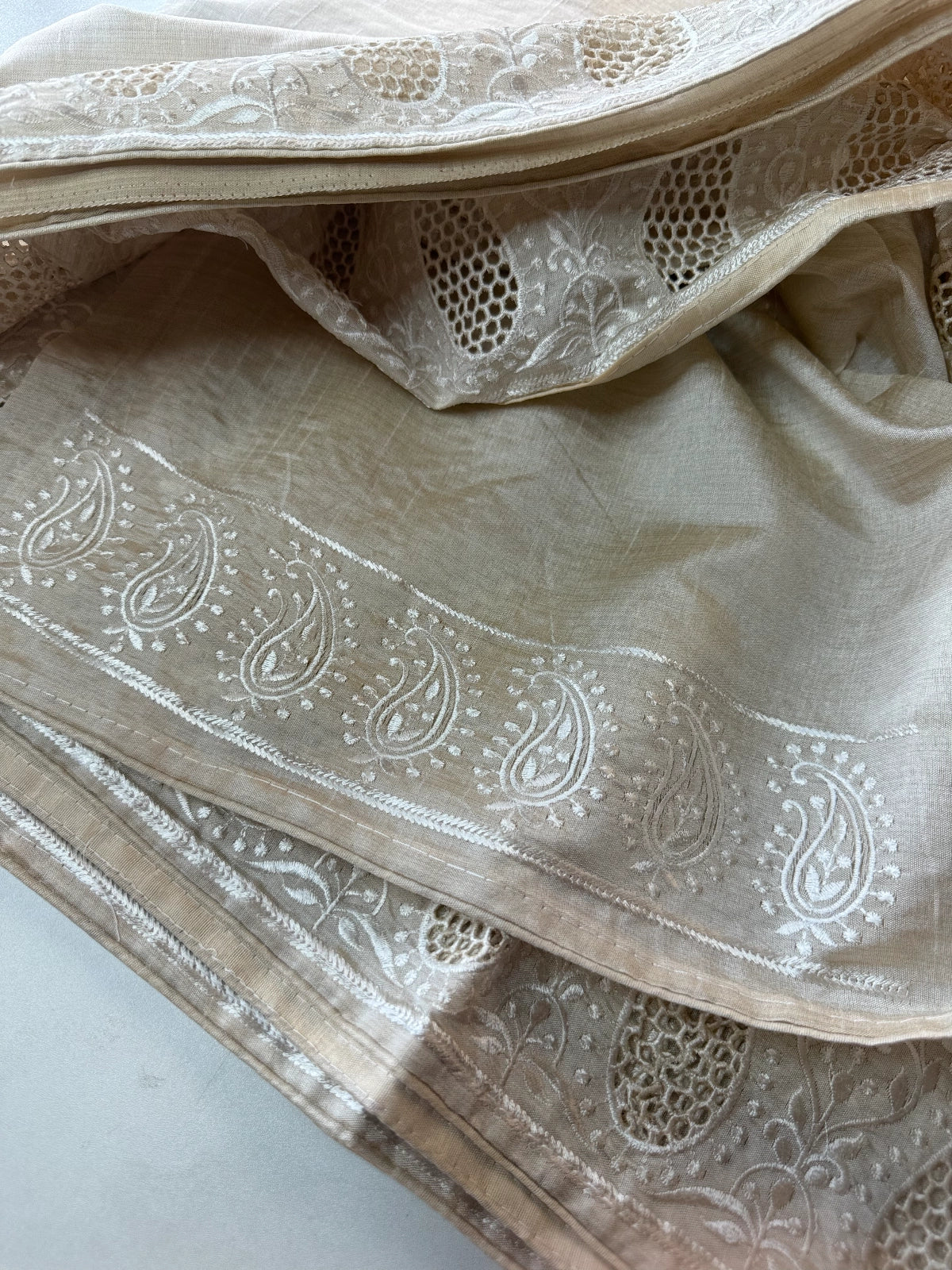 Semi Tussar / MC7900