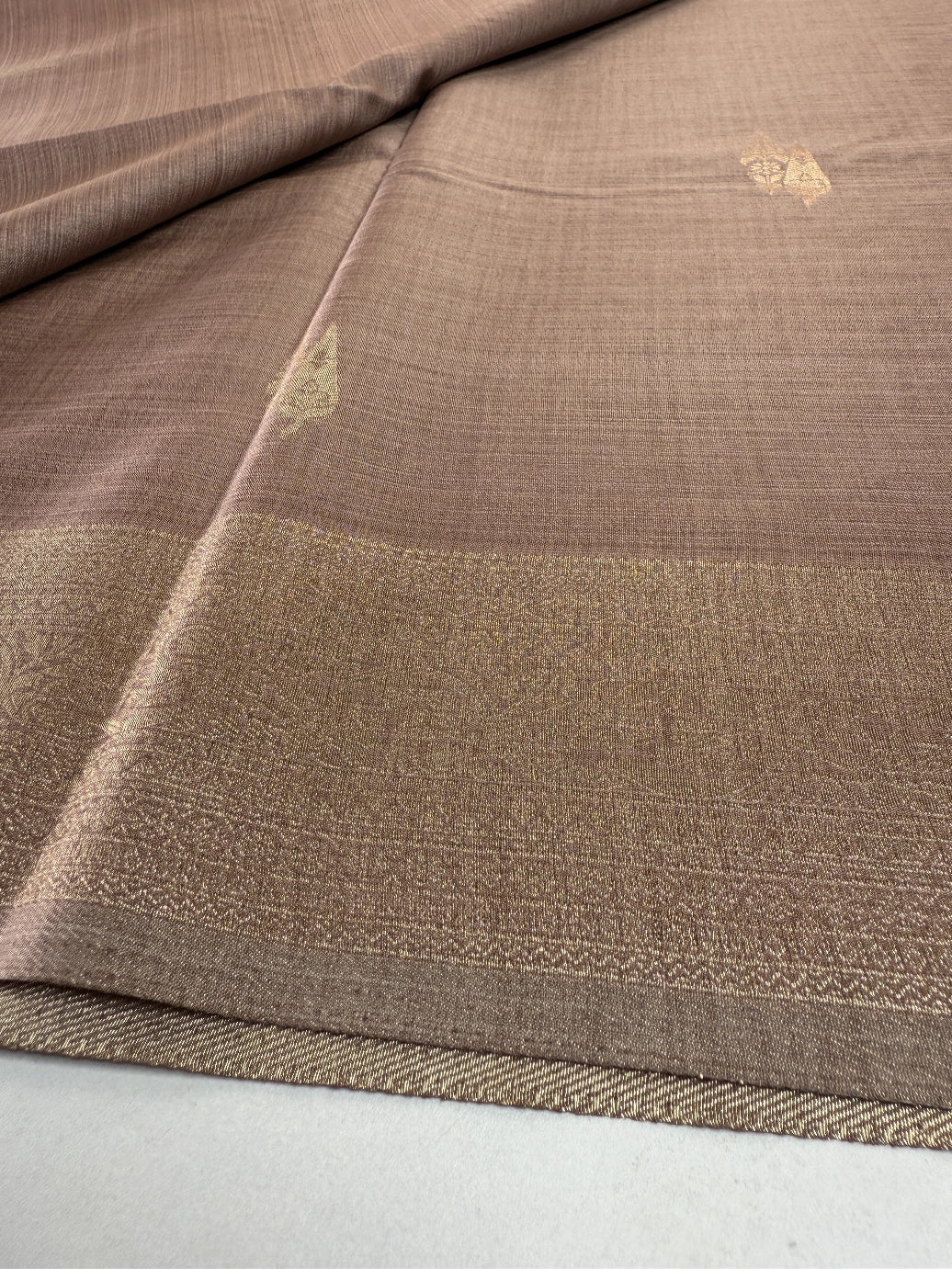 Semi silk Banarasi weaved saree/JFS55