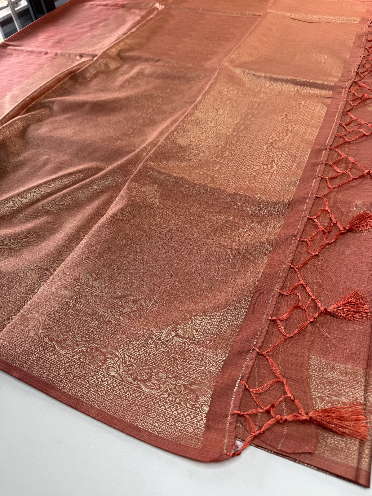 Semi silk Banarasi weaved saree/JFS55
