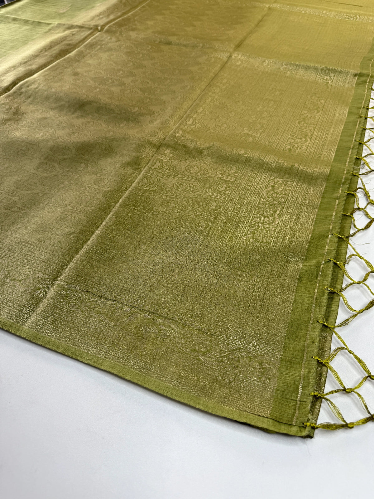 Semi silk Banarasi weaved saree/JFS55