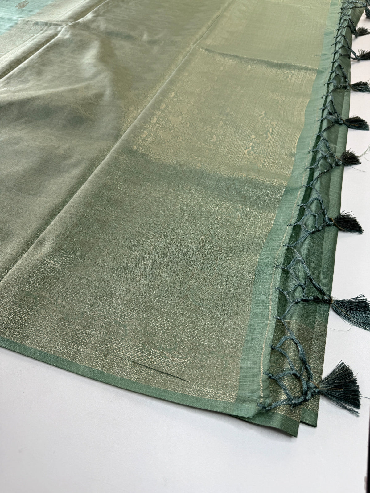 Semi silk Banarasi weaved saree/JFS55