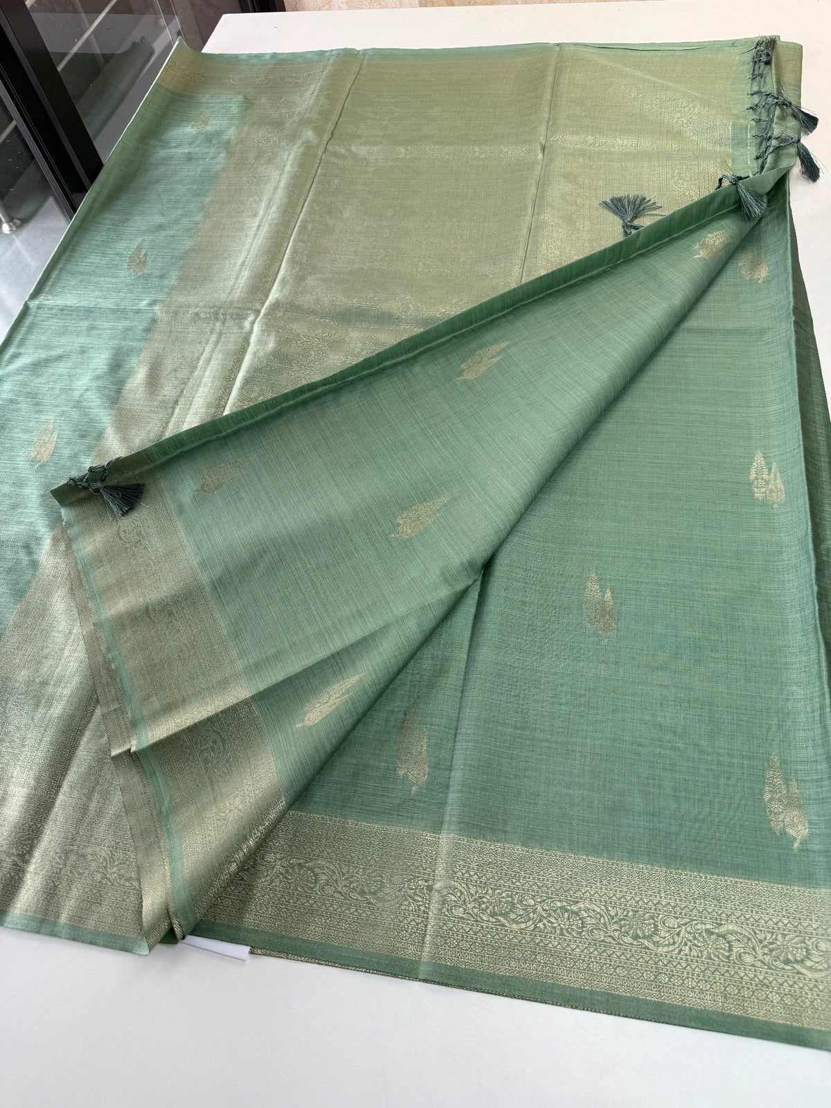 Semi silk Banarasi weaved saree/JFS55