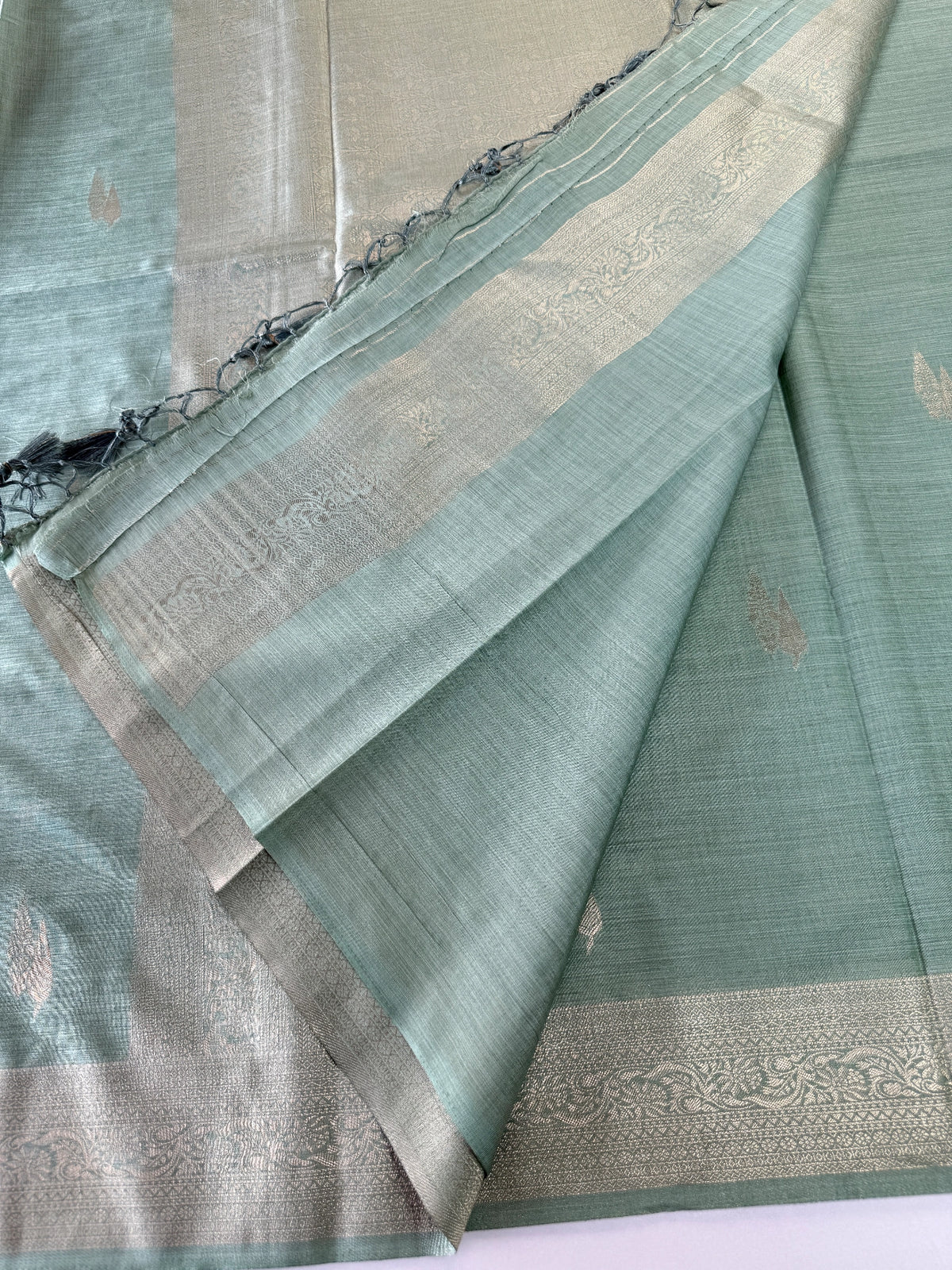 Semi silk Banarasi weaved saree/JFS55