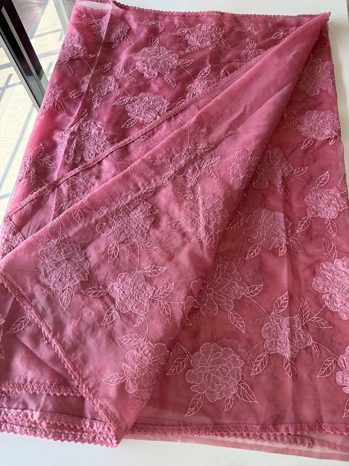 Soft Organza wit appliqué work / CW06