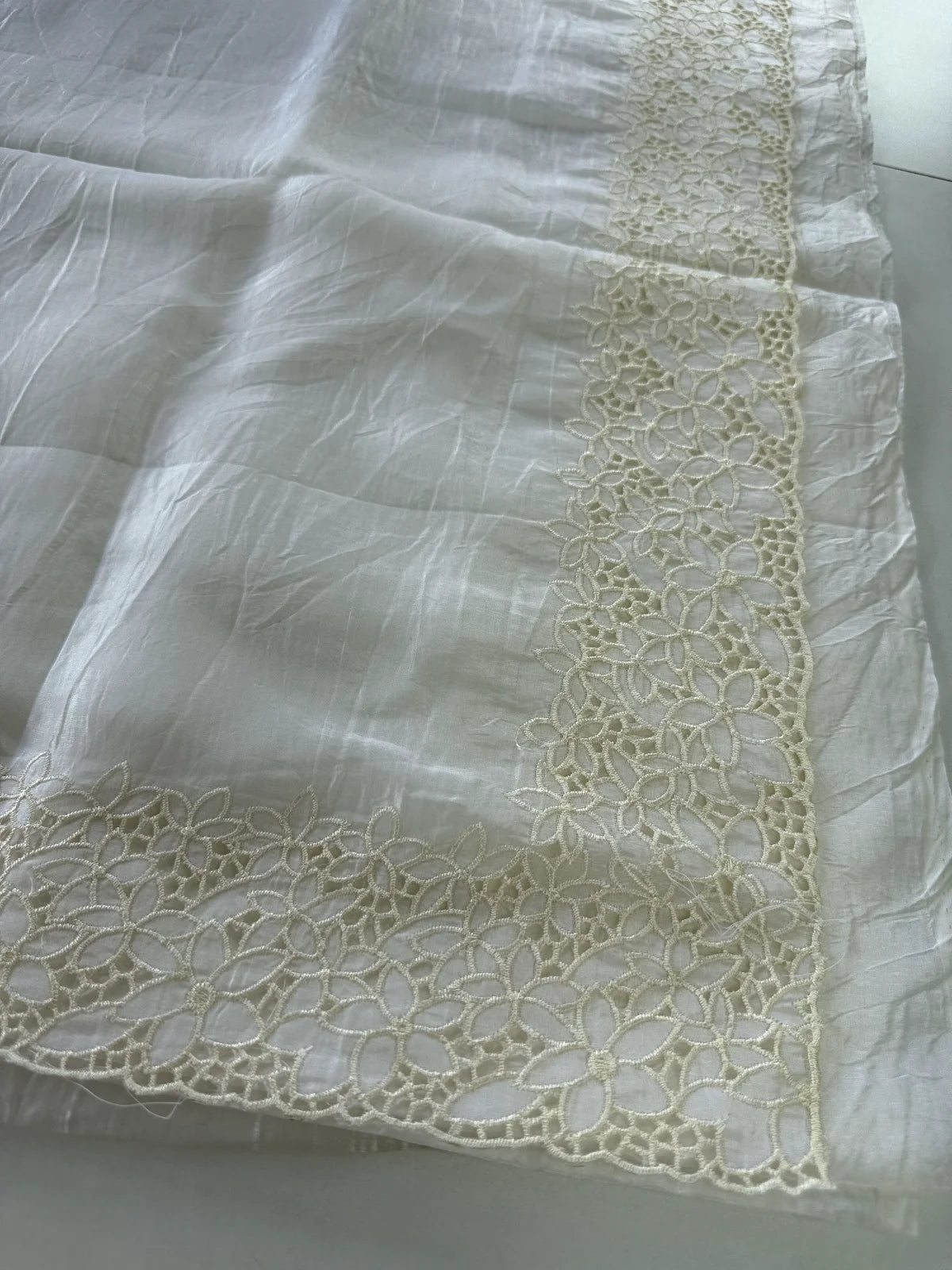 Crushed cutwork /CW050