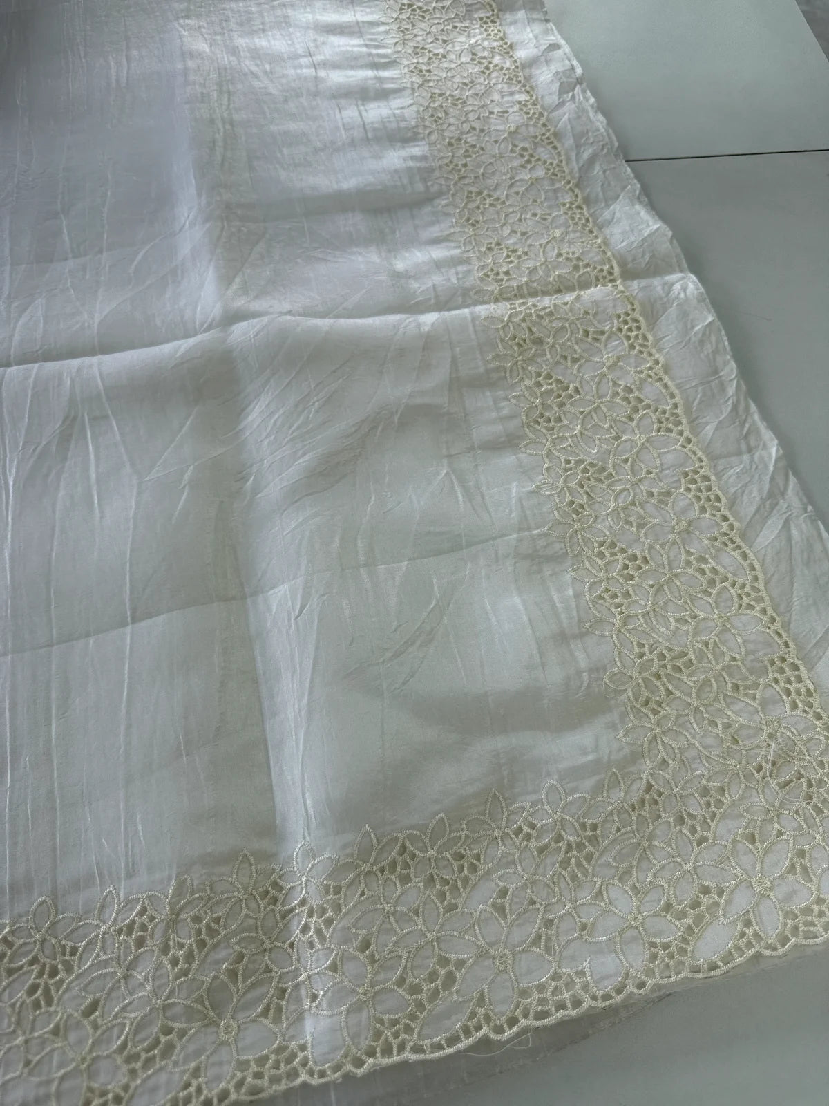 Crushed cutwork /CW050