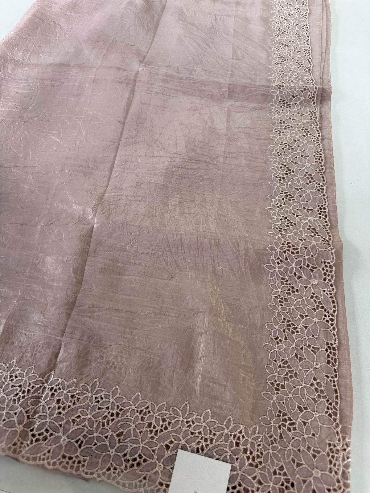 Crushed cutwork /CW050