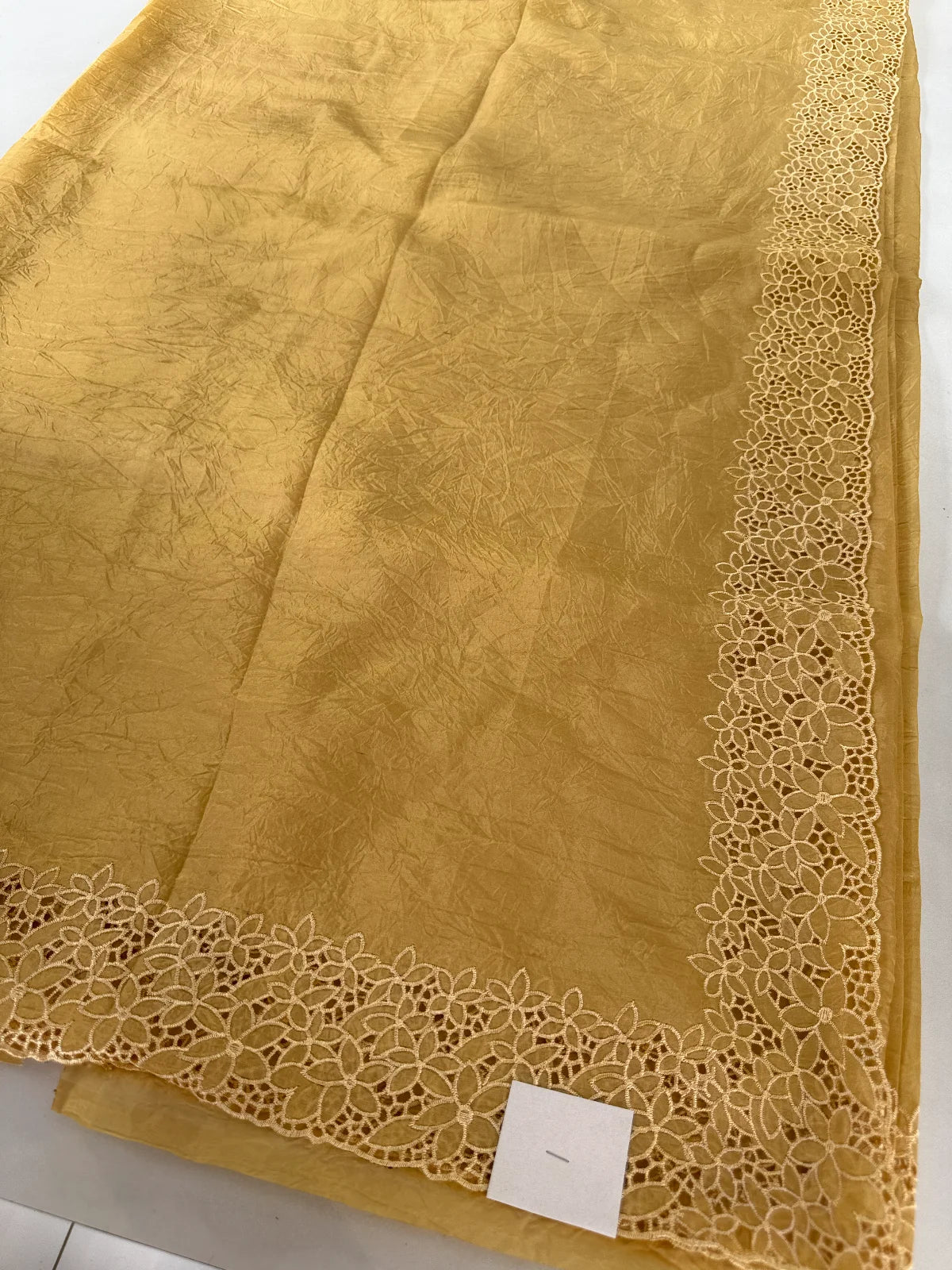 Crushed cutwork /CW050