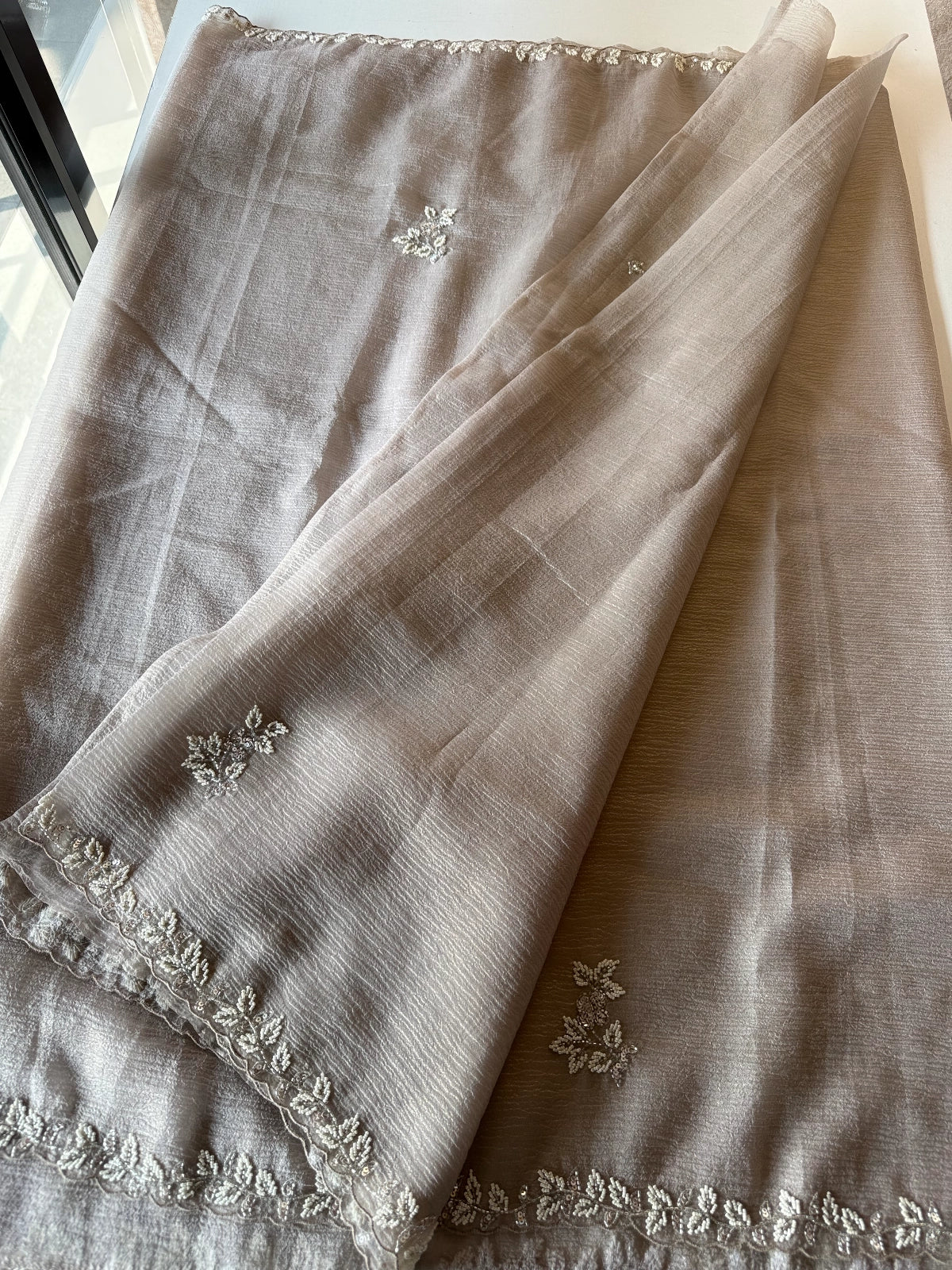 Platinum Crushed Crape / HM84