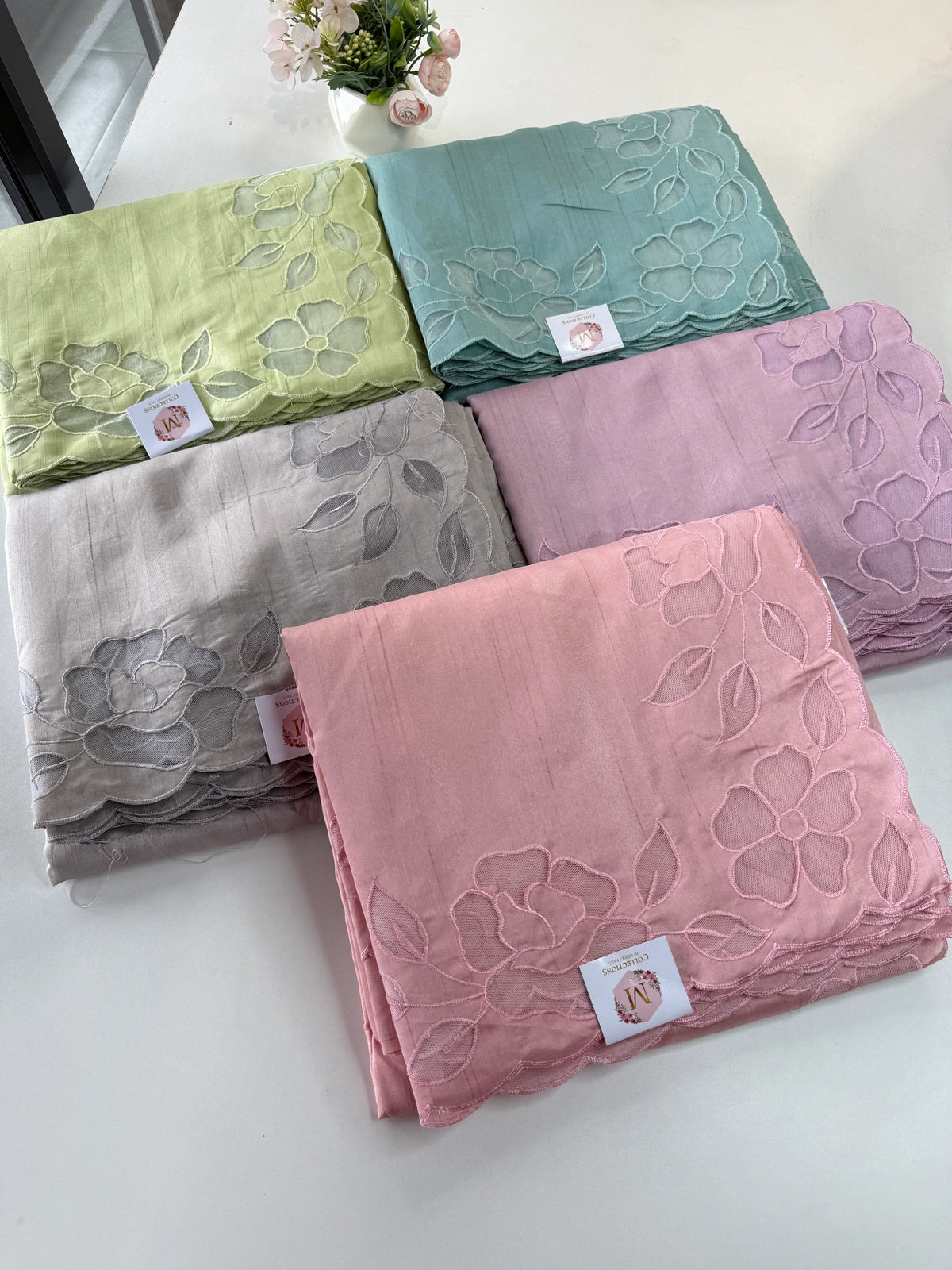 Slub Silk Saree floral appliqué / 125EFS