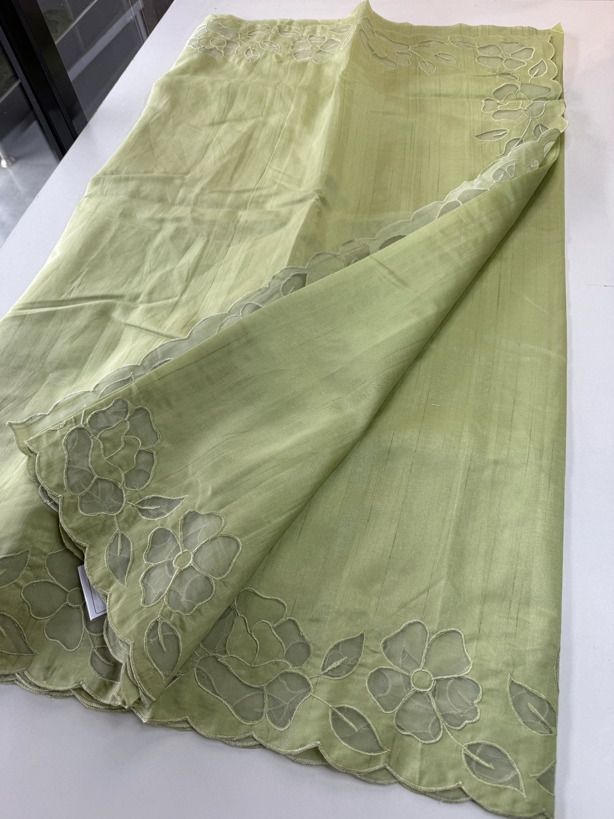 Slub Silk Saree floral appliqué / 125EFS