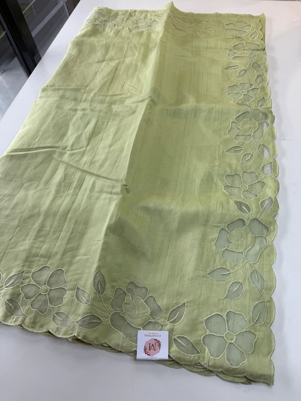 Slub Silk Saree floral appliqué / 125EFS