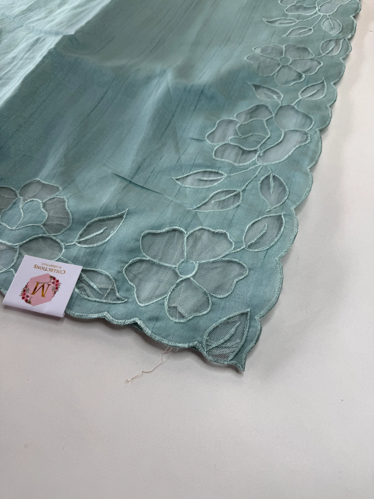 Slub Silk Saree floral appliqué / 125EFS