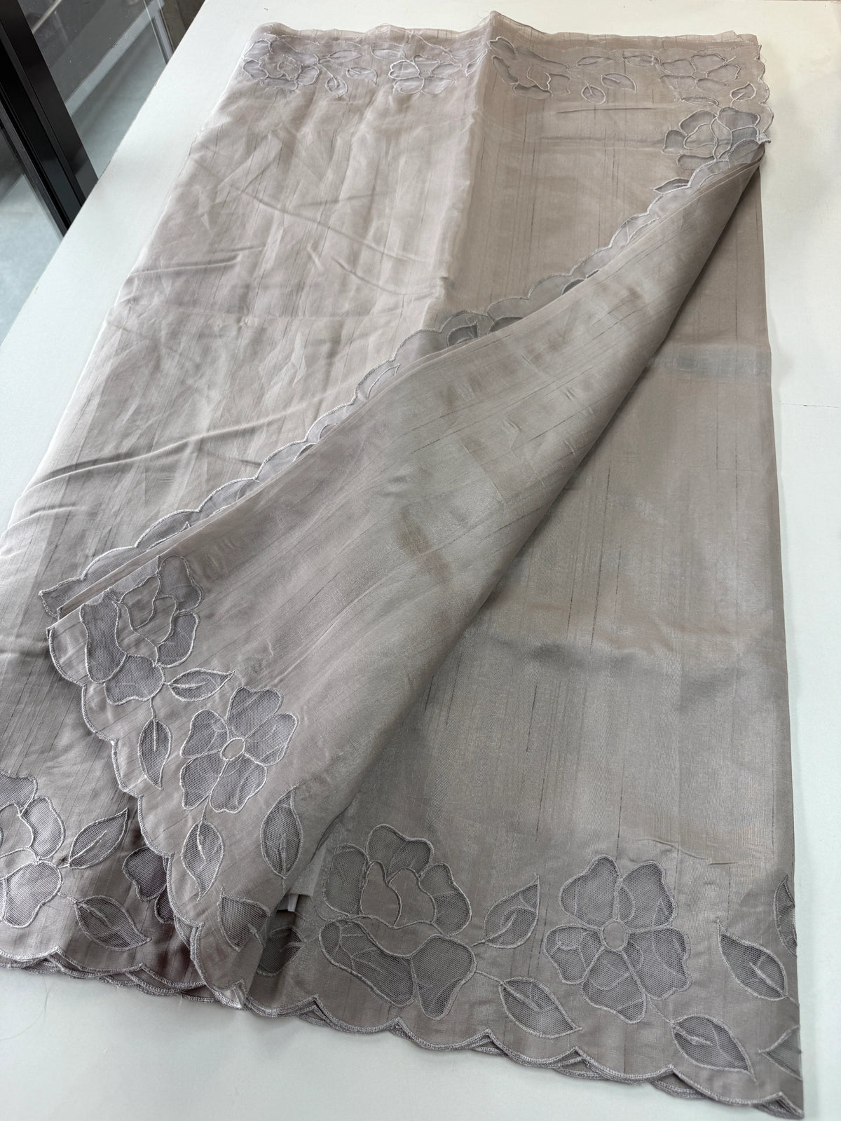 Slub Silk Saree floral appliqué / 125EFS