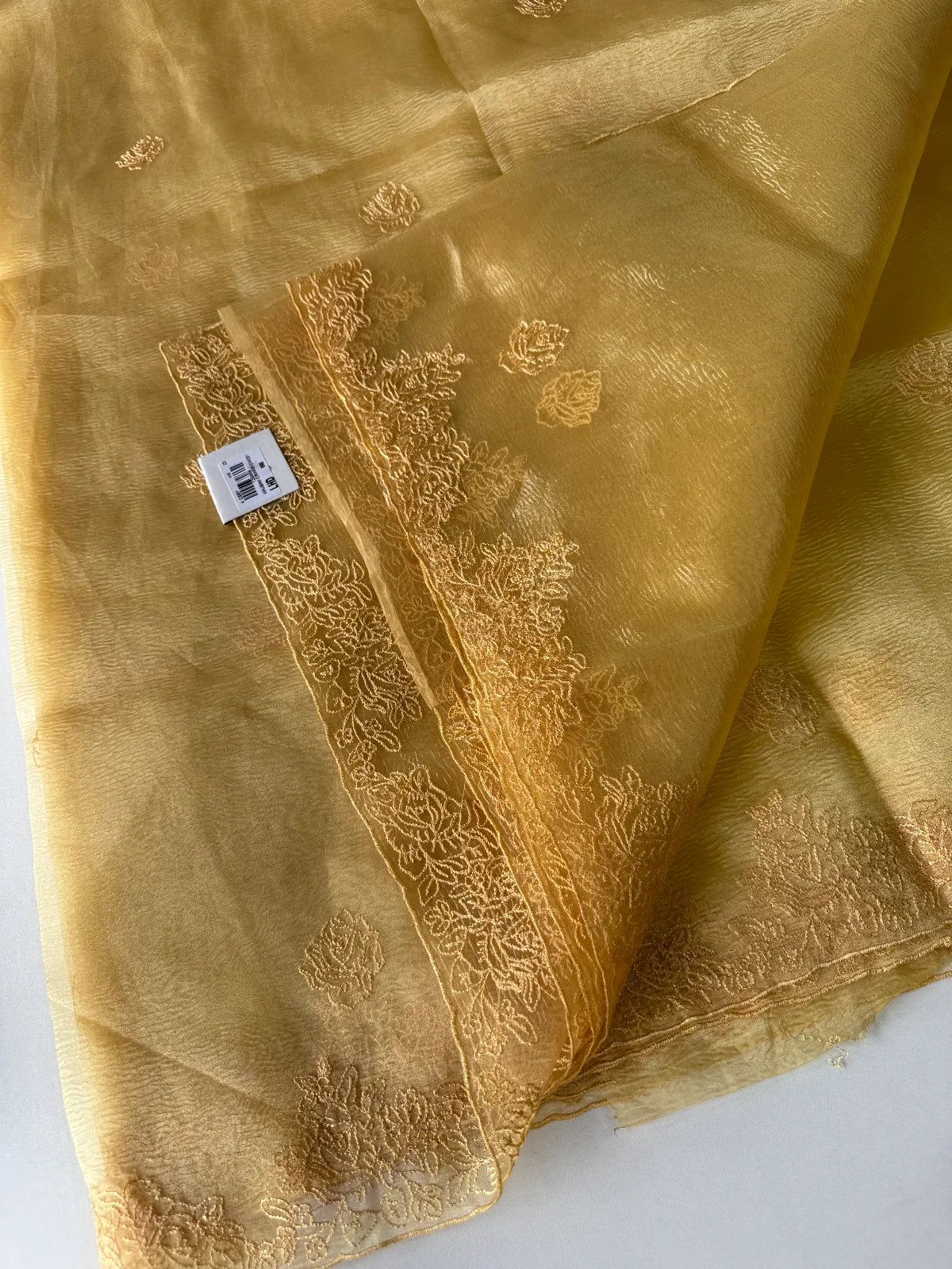 Crushed tissue with organza blend /CM051