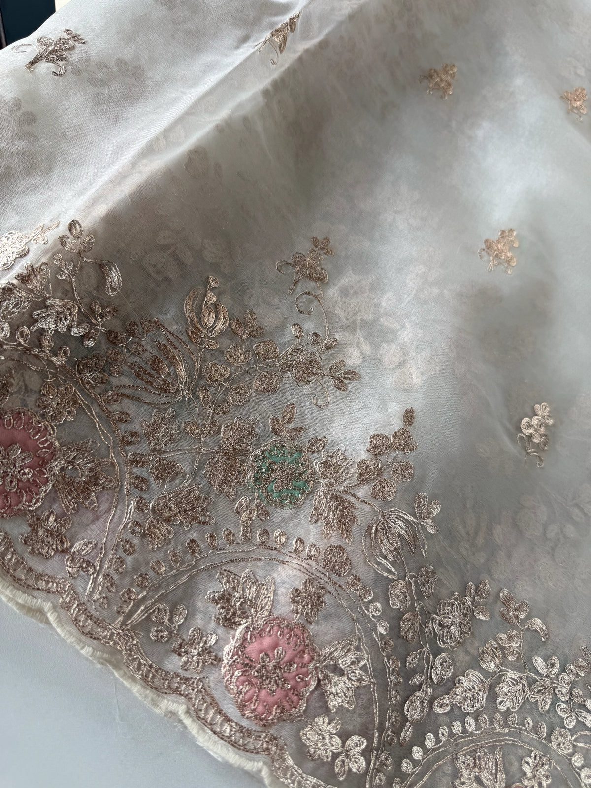 Premium soft organza saree/MC200