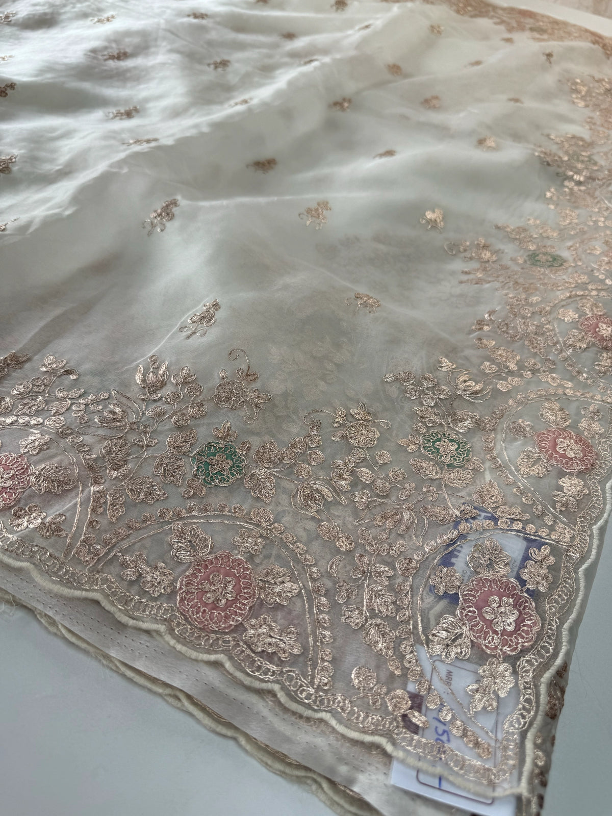 Premium soft organza saree/MC200