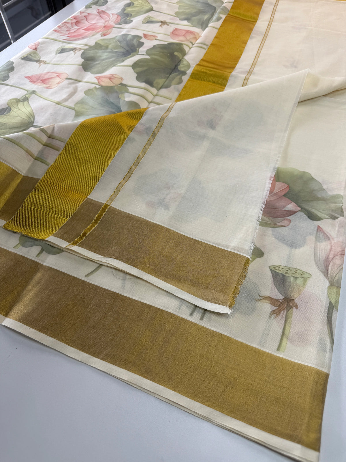 Onam saree / DG403