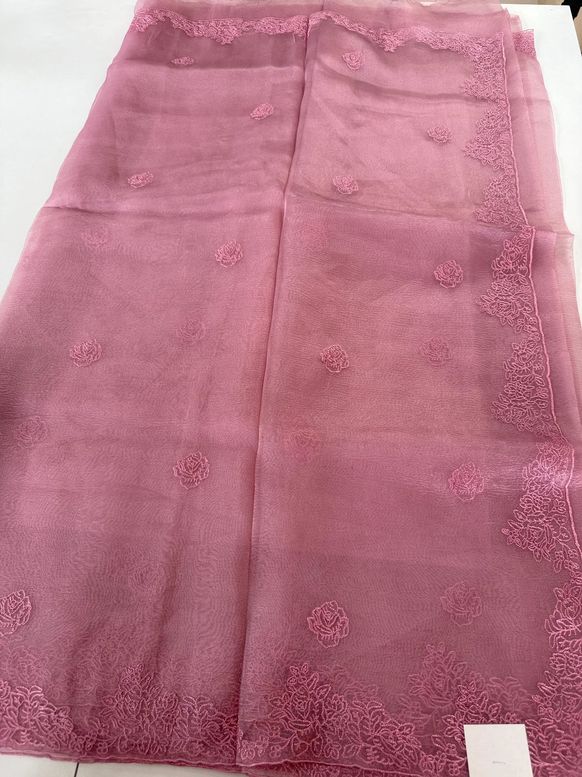 Crushed tissue blended Organza/CM051