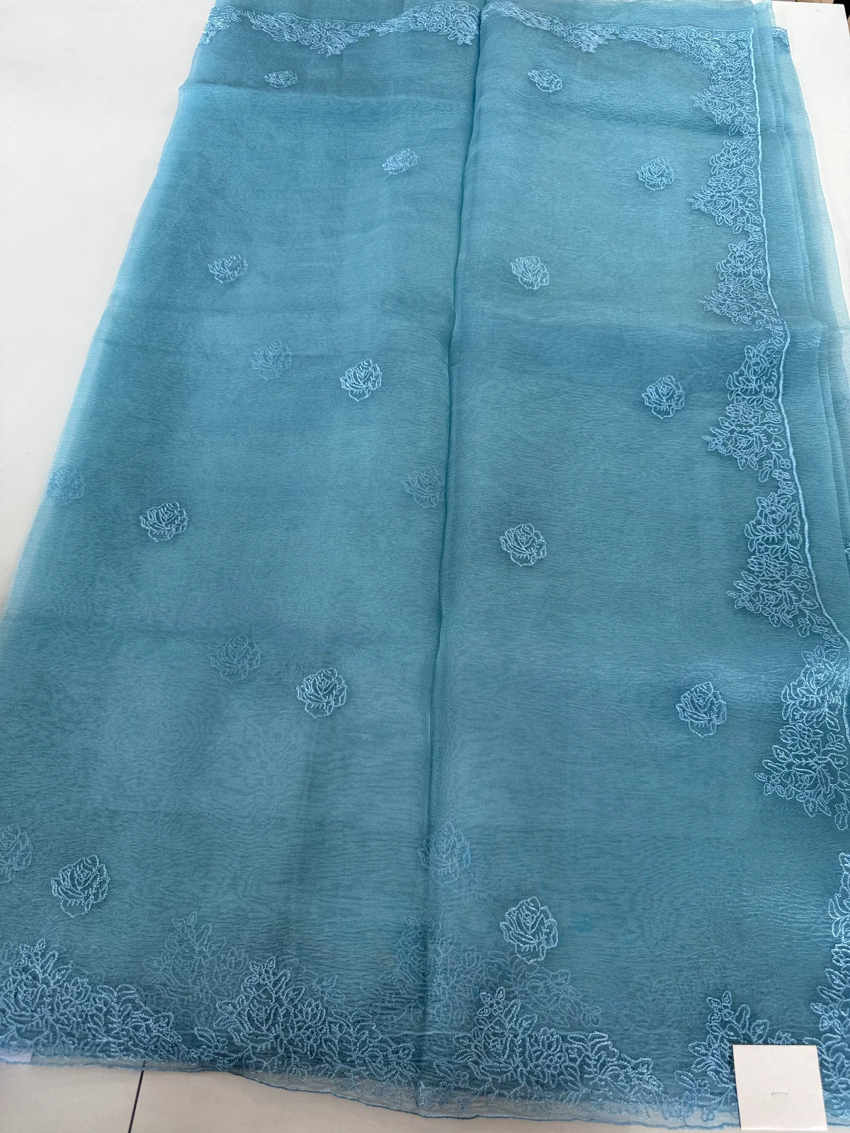 Crushed tissue with organza blend /CM051