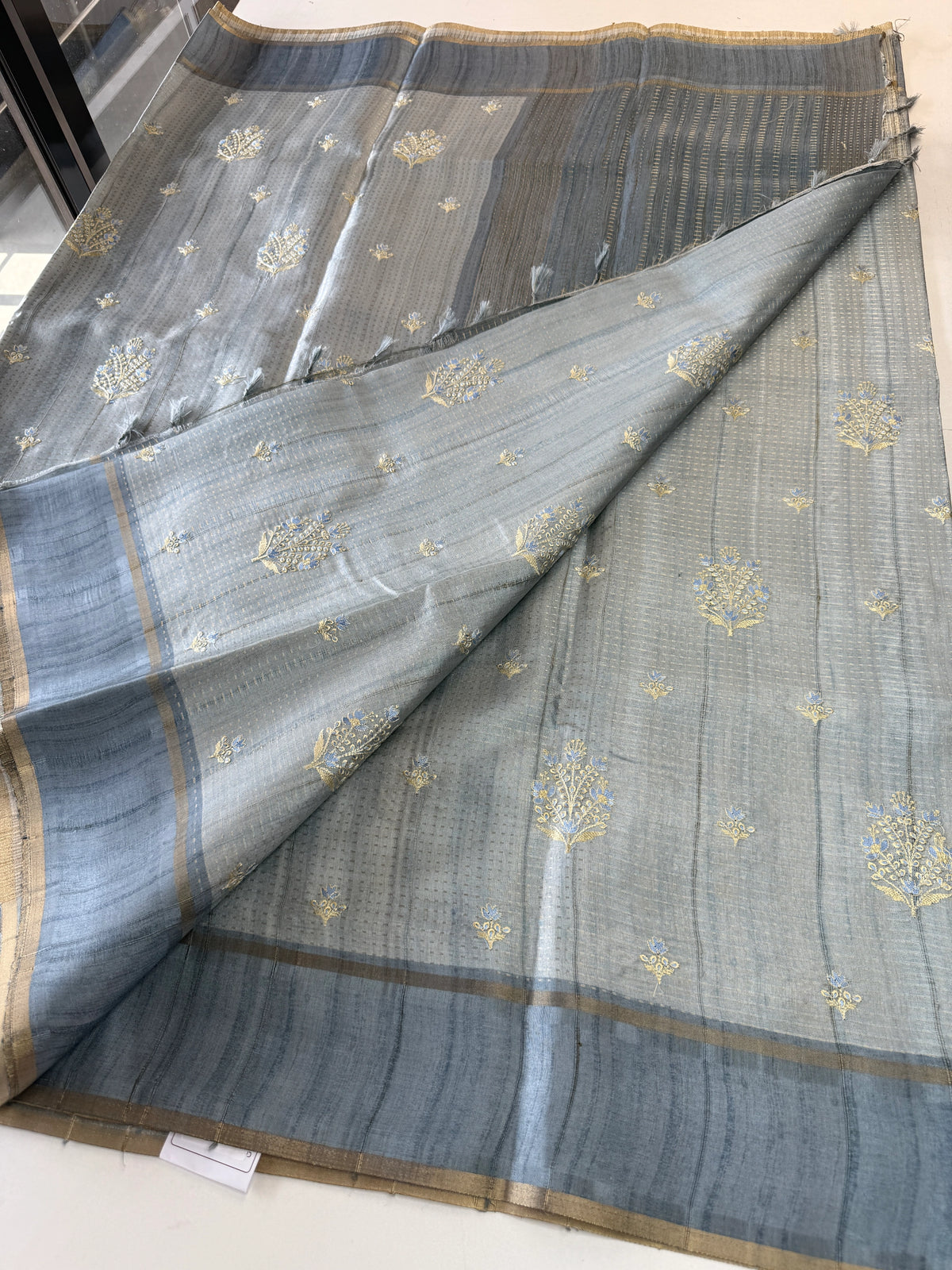 Soft semi Tussar / D429