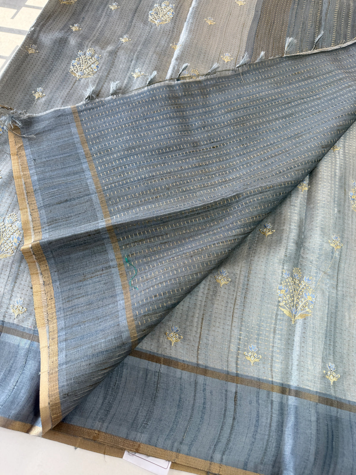 Soft semi Tussar / D429