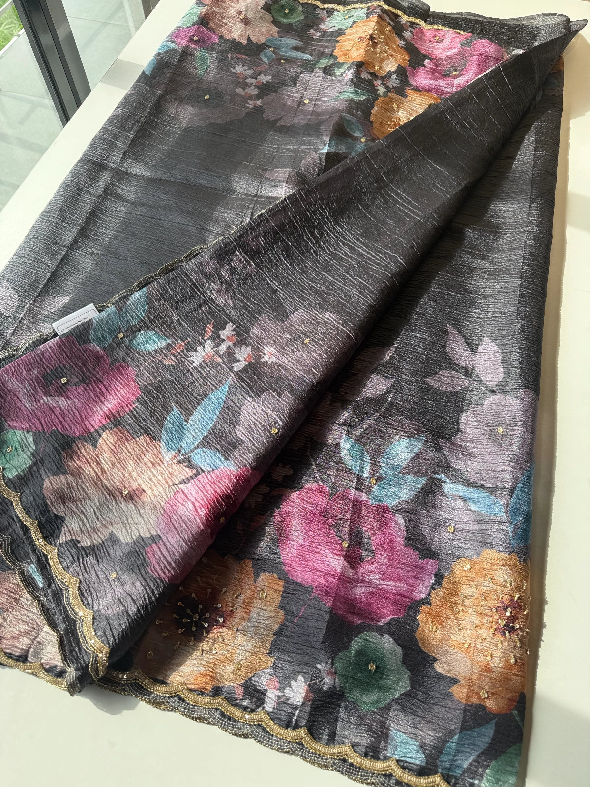 Crushed crape floral / A172