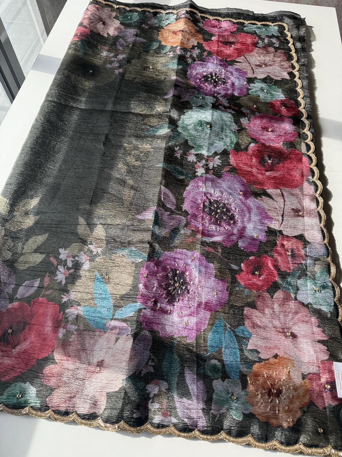 Crushed crape floral / A172