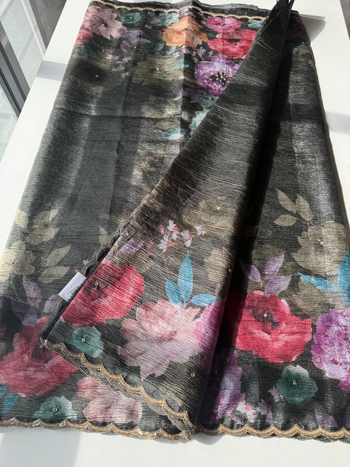 Crushed crape floral / A172