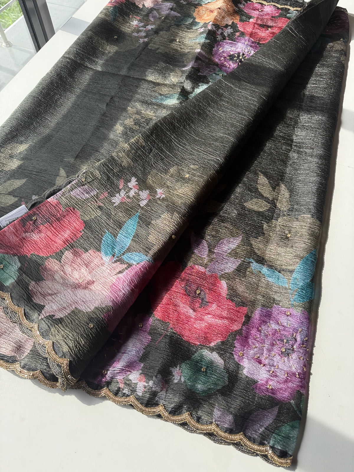 Crushed crape floral / A172