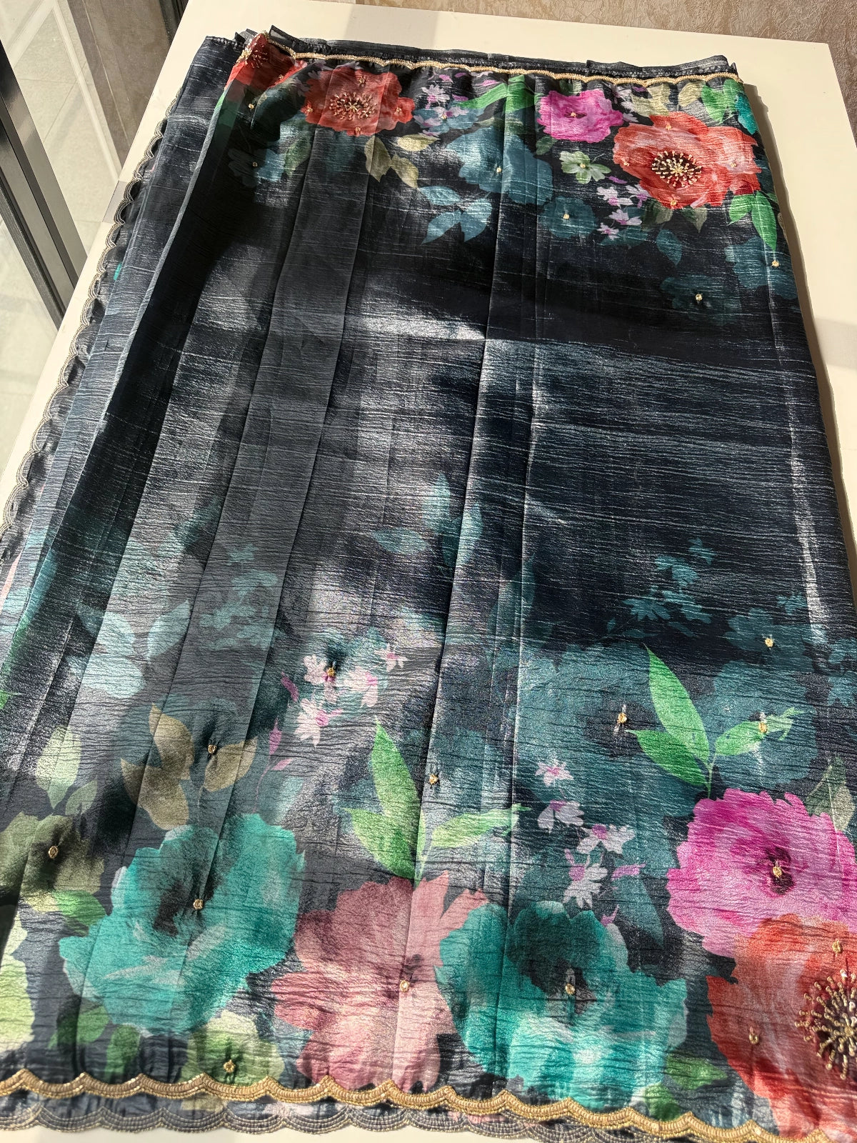 Crushed crape floral / A172