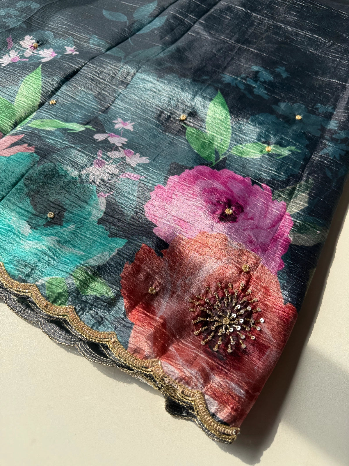 Crushed crape floral / A172