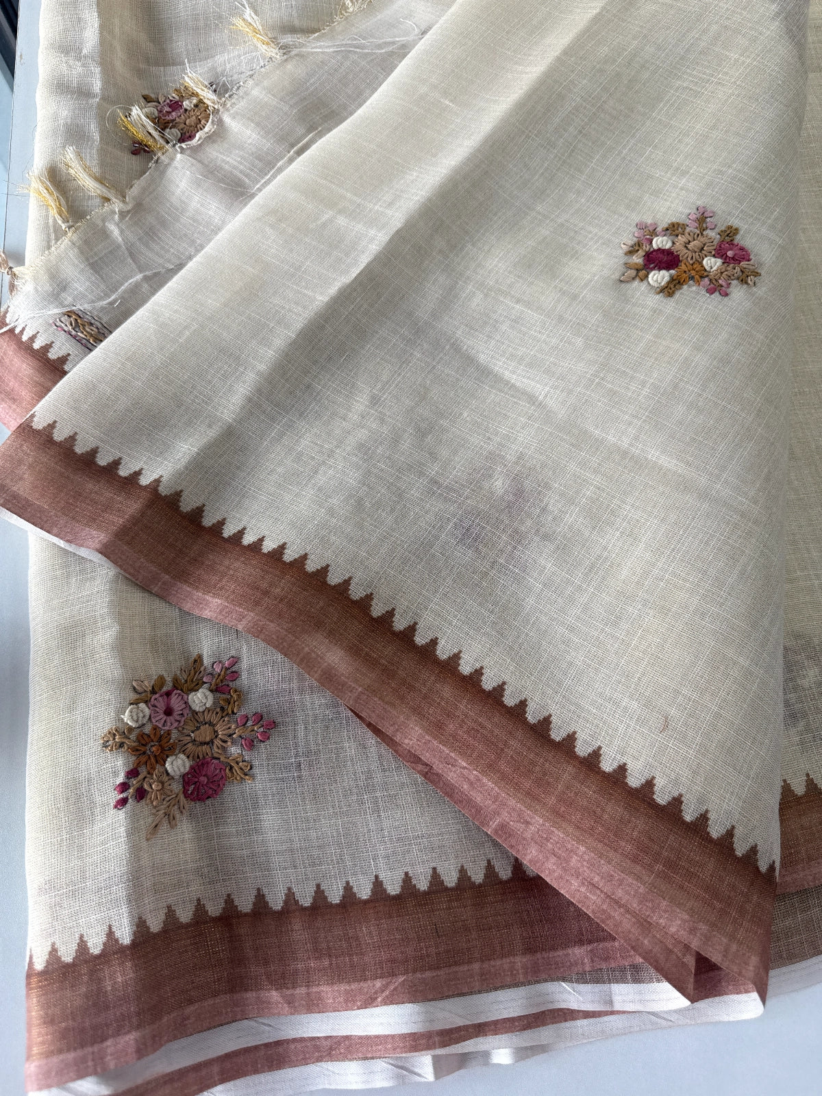 Tissue Linen Saree/ KM4080