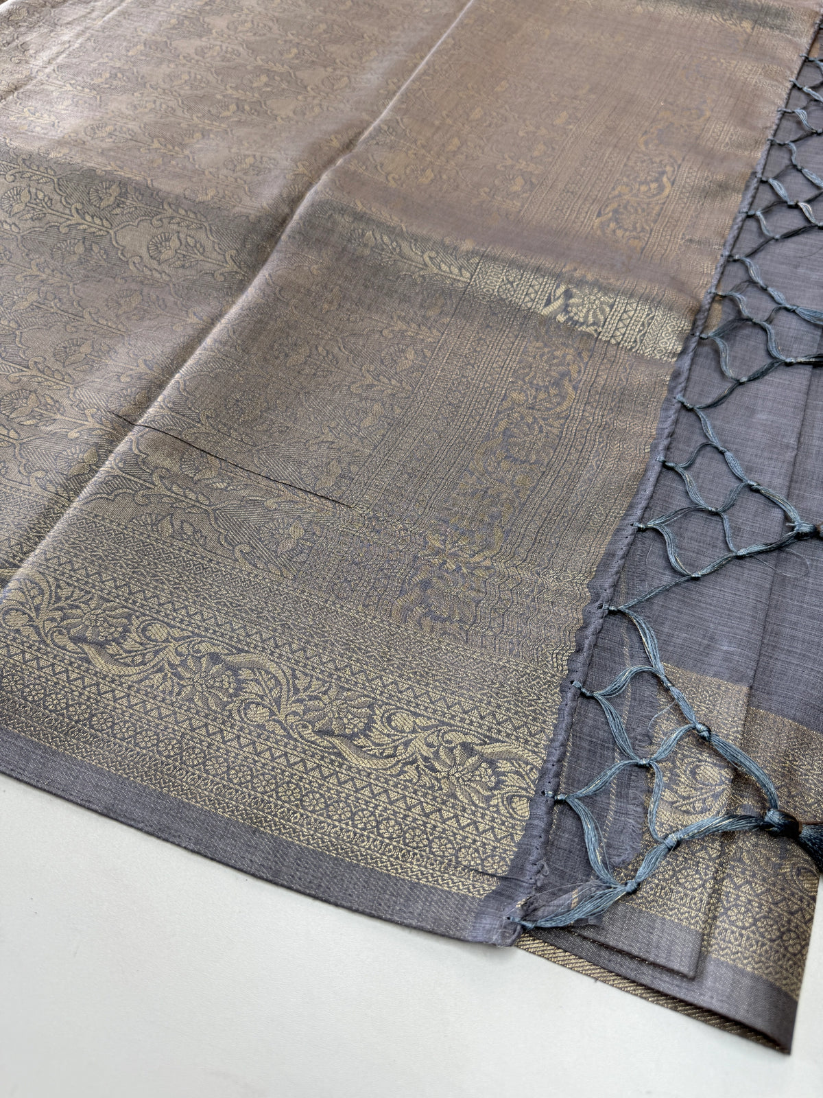 Semi silk Banarasi weaved saree/JFS55