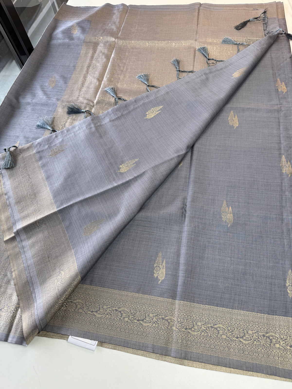 Semi silk Banarasi weaved saree/JFS55