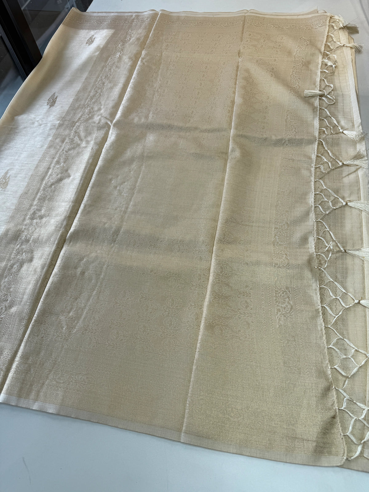 Semi silk Banarasi weaved saree/JFS55