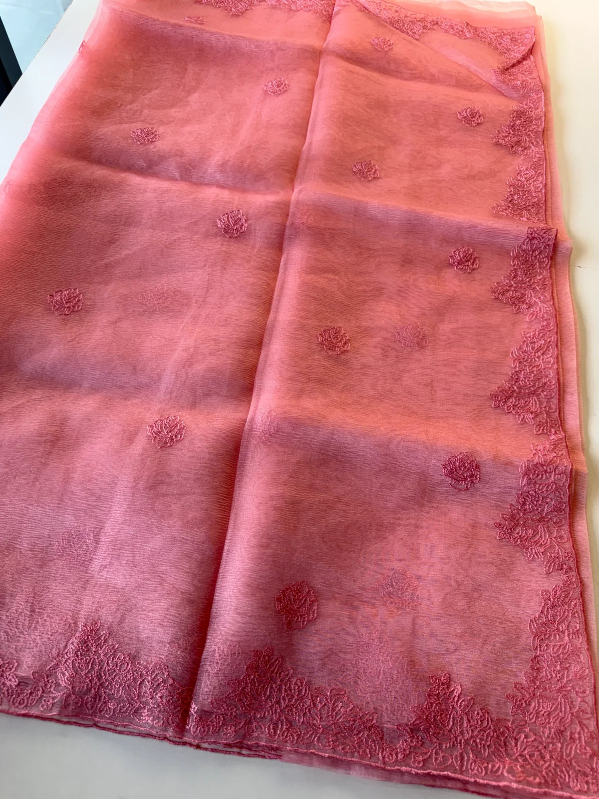 Crushed tissue with organza blend /CM051